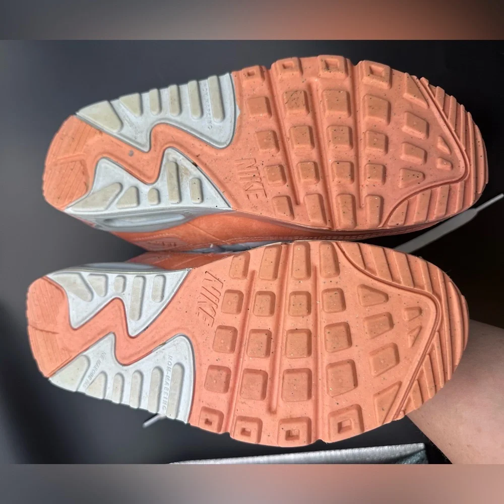 Nike Air Max 90 Sneakers Youth 7Y White Peach Coral Rainbow Logo